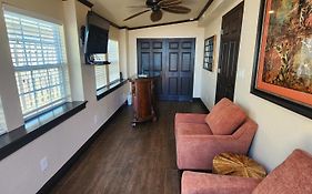 Tahitian Cottage - Heated Pool Walk To The Beach